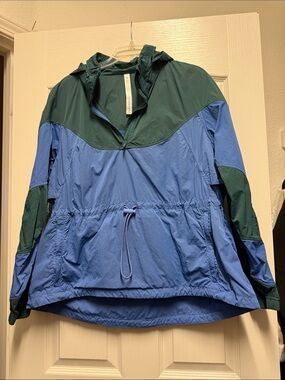 lululemon athletica Blue and Dark Green Lightweight Pullover Jacket